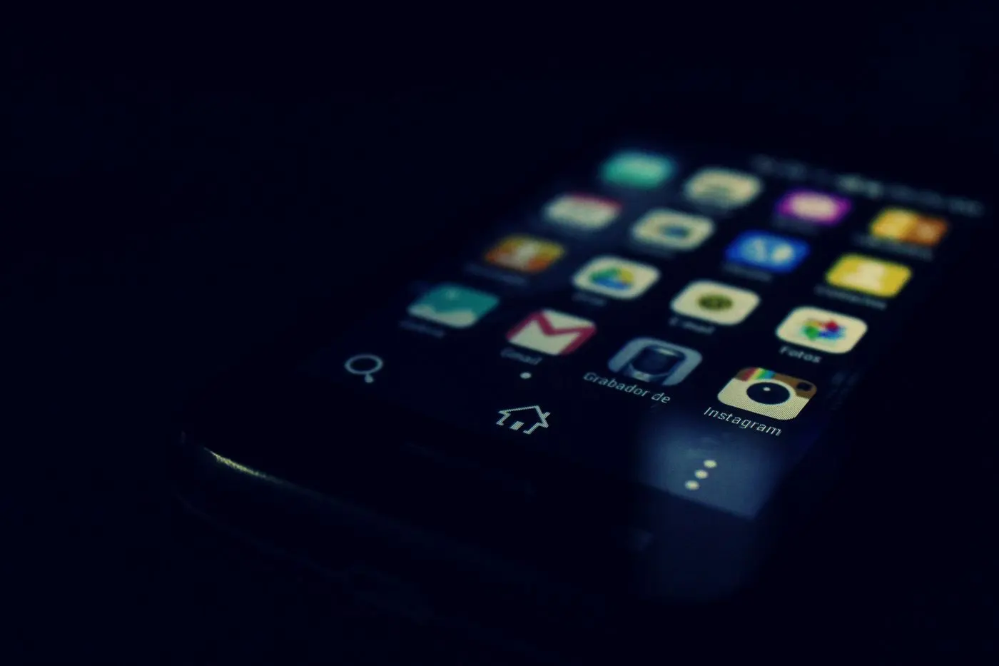 Smartphone mit App-Symbolen